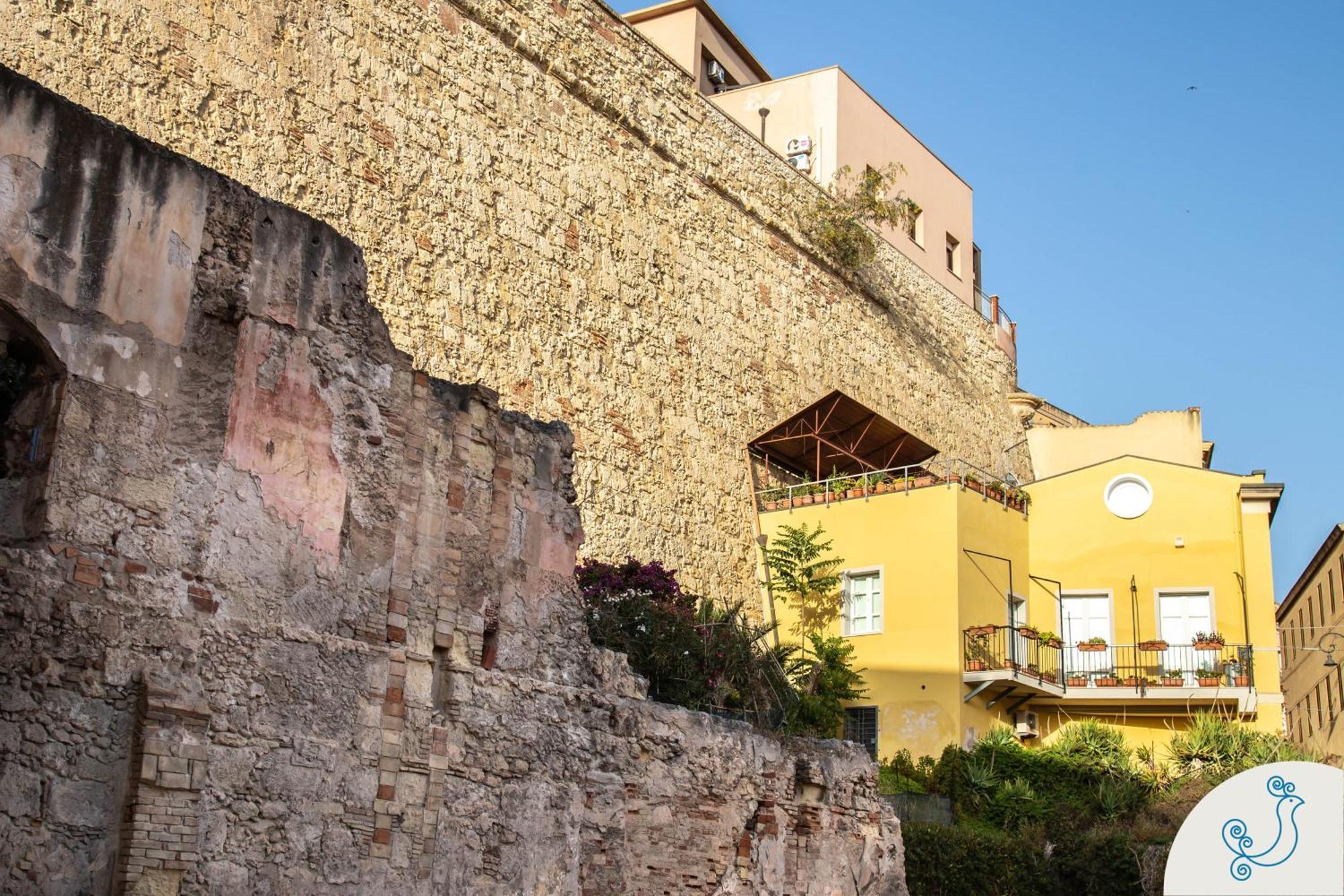 Manno 81 - Charming Historic Apartment Cagliari Exterior foto
